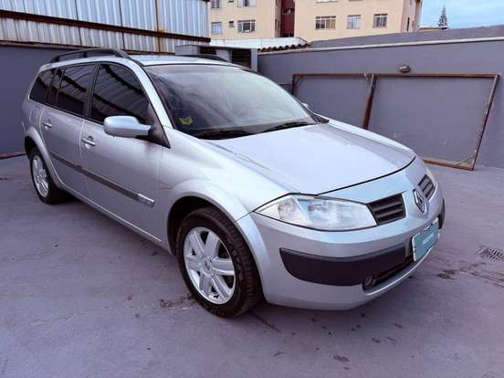 RENAULT-MEGANE-2.0 DYNAMIQUE GRAND TOUR 16V GASOLINA 4P AUTOMÁTICO RENAULT-MEGANE-2008