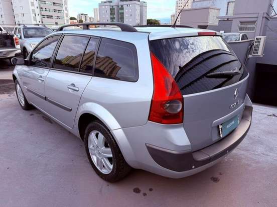 RENAULT-MEGANE-2.0 DYNAMIQUE GRAND TOUR 16V GASOLINA 4P AUTOMÁTICO RENAULT-MEGANE-2008