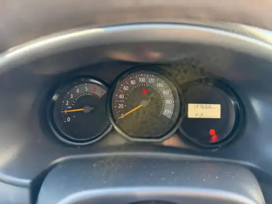 RENAULT-SANDERO-2018