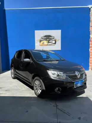 RENAULT-SANDERO-2020