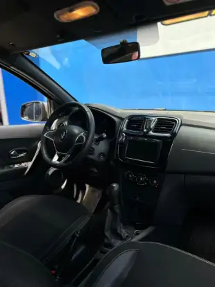 RENAULT-SANDERO-2020