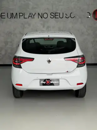 RENAULT-SANDERO-2022