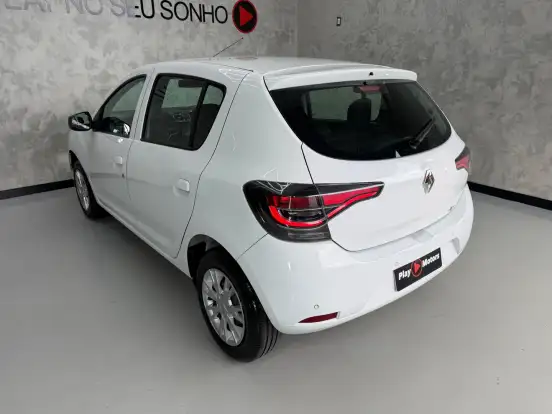 RENAULT-SANDERO-2022