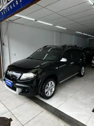 RENAULT-SANDERO-2011