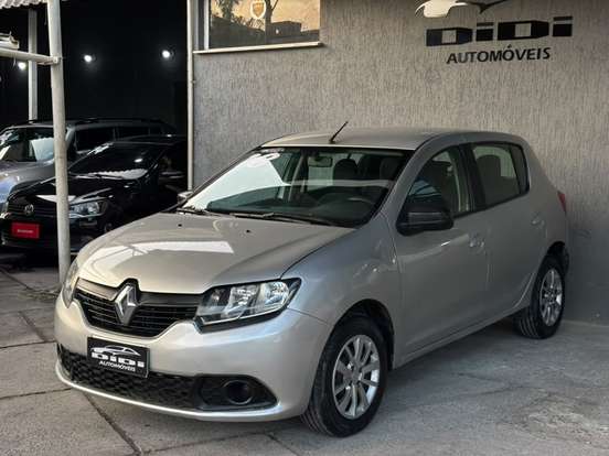 RENAULT-SANDERO-2017