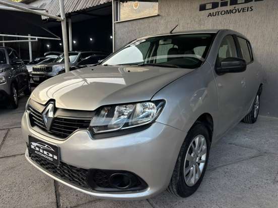 RENAULT-SANDERO-2017