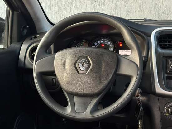 RENAULT-SANDERO-2017