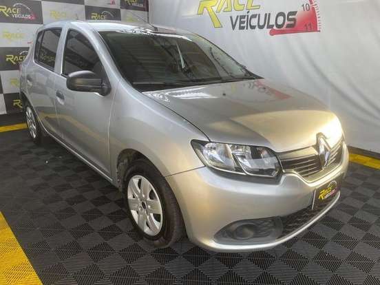 RENAULT-SANDERO-2017