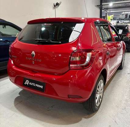 RENAULT-SANDERO-2016