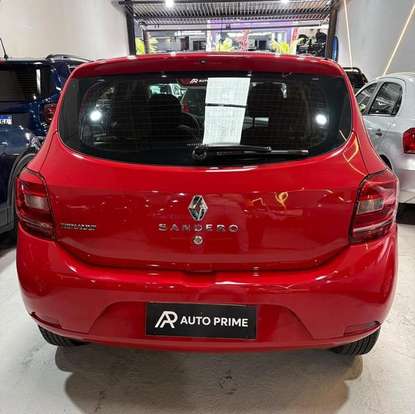 RENAULT-SANDERO-2016