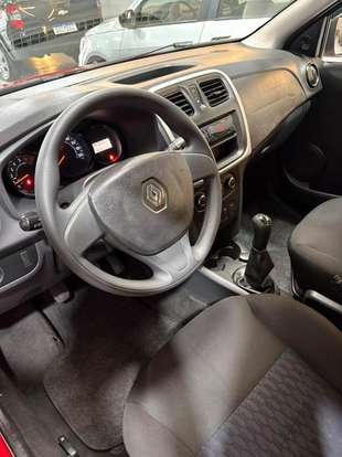 RENAULT-SANDERO-2016