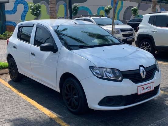 RENAULT-SANDERO-2017
