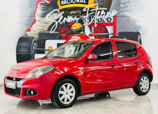 RENAULT-SANDERO-2014