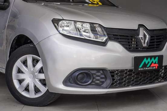 RENAULT-SANDERO-2014