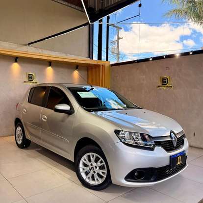 RENAULT-SANDERO-2016