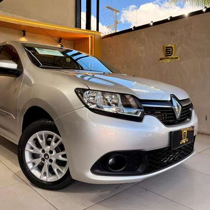RENAULT-SANDERO-2016