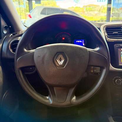 RENAULT-SANDERO-2016