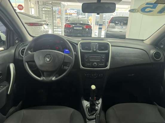 RENAULT-SANDERO-2015