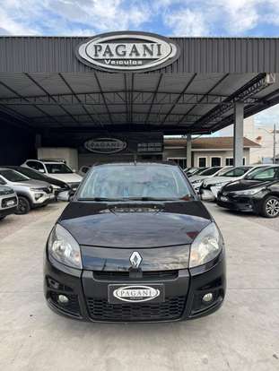 RENAULT-SANDERO-2013