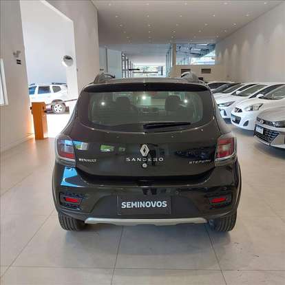 RENAULT-SANDERO-2018