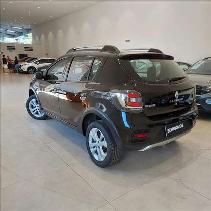 RENAULT-SANDERO-2018