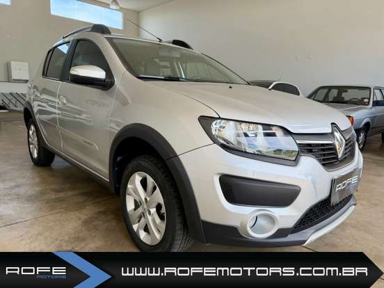RENAULT-SANDERO-2018