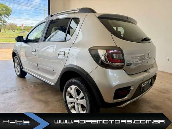 RENAULT-SANDERO-2018