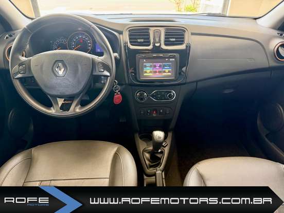 RENAULT-SANDERO-2018