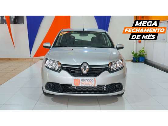 RENAULT-SANDERO-2015