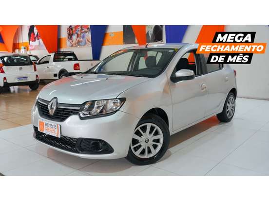 RENAULT-SANDERO-2015