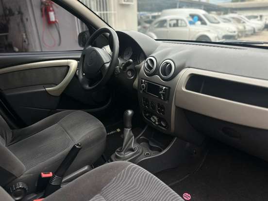 RENAULT-SANDERO-1.6 PRIVILÈGE 8V FLEX 4P MANUAL RENAULT-SANDERO-2010