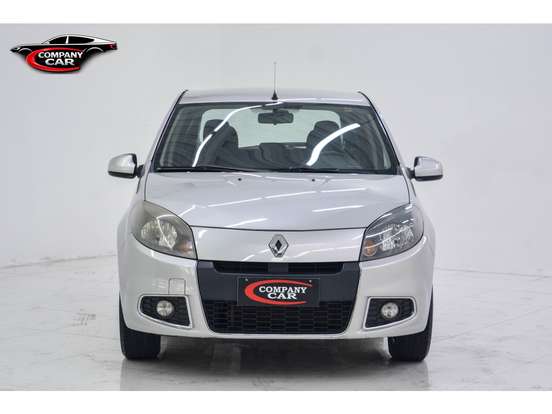 RENAULT-SANDERO-2013