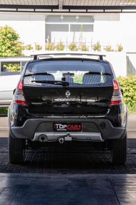 RENAULT-SANDERO-2011