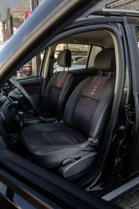 RENAULT-SANDERO-2011