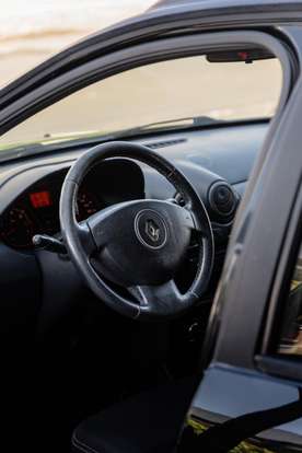 RENAULT-SANDERO-2011