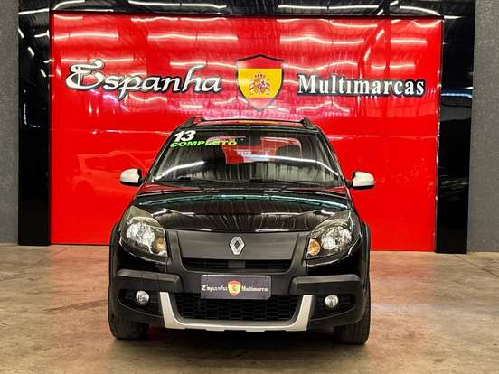 RENAULT-SANDERO-2012