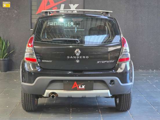 RENAULT-SANDERO-2013