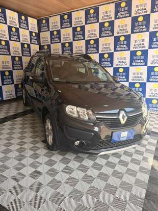 RENAULT-SANDERO-2014
