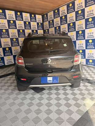 RENAULT-SANDERO-2014