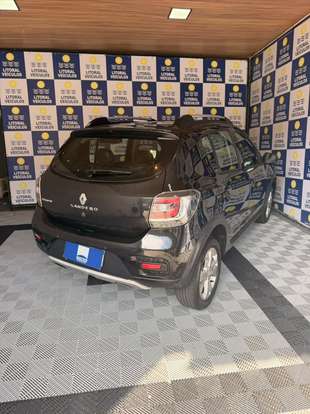 RENAULT-SANDERO-2014