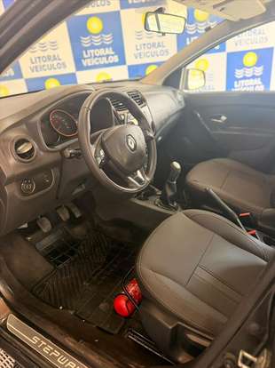 RENAULT-SANDERO-2014