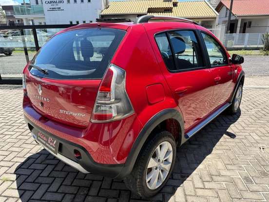 RENAULT-SANDERO-2014