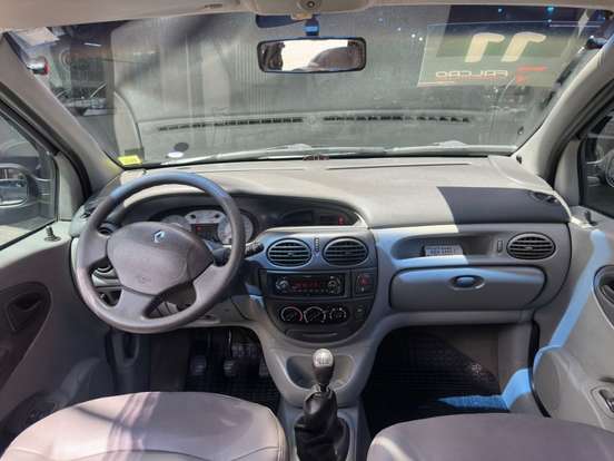 RENAULT-SCÉNIC-2010
