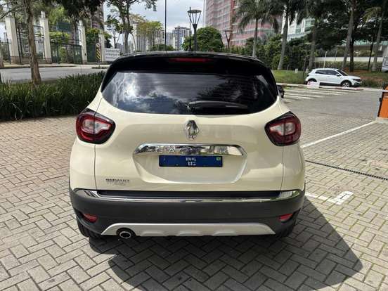 RENAULT-CAPTUR-2017