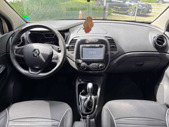 RENAULT-CAPTUR-2017