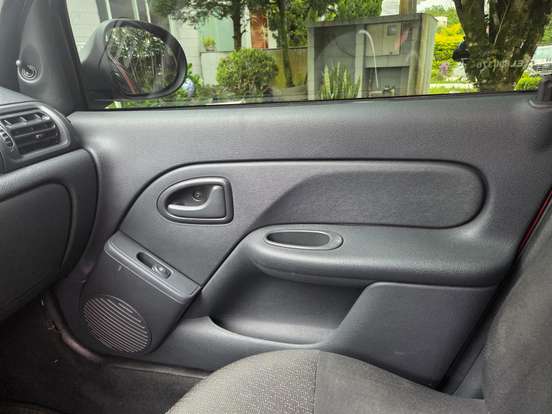 RENAULT-CLIO-2013