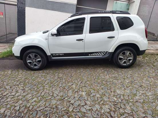 RENAULT-DUSTER-2018