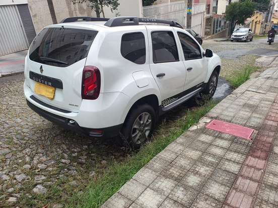 RENAULT-DUSTER-2018