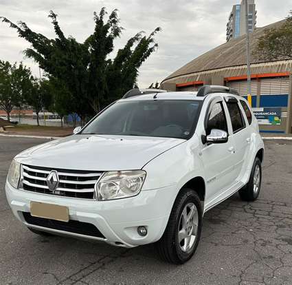 RENAULT-DUSTER-2011