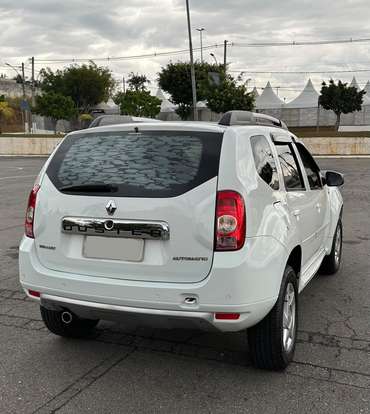 RENAULT-DUSTER-2011